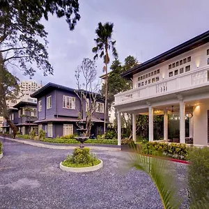 The Henry Manila Pasay